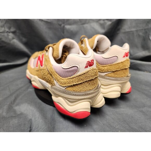 New Balance Girls 9060 Sneakers GC9060VD Beige Pink Size 5 NEW WITH BOX! - Picture 6 of 13